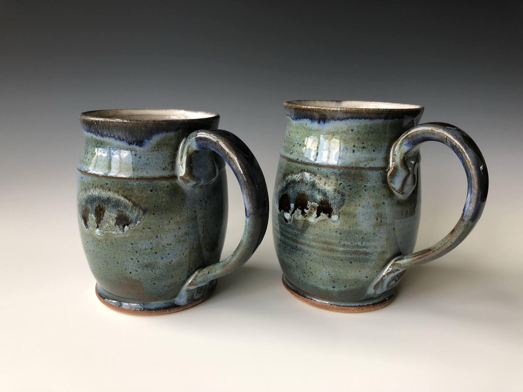 Green mugs (photo 3 of 5)