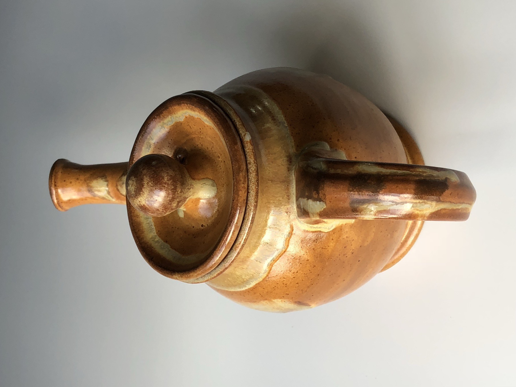Amber teapot (photo 2 of 2)
